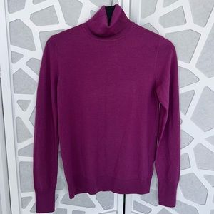 Uniqlo Extra Fine 100% Merino Wool Turtleneck. NWOT. Size S